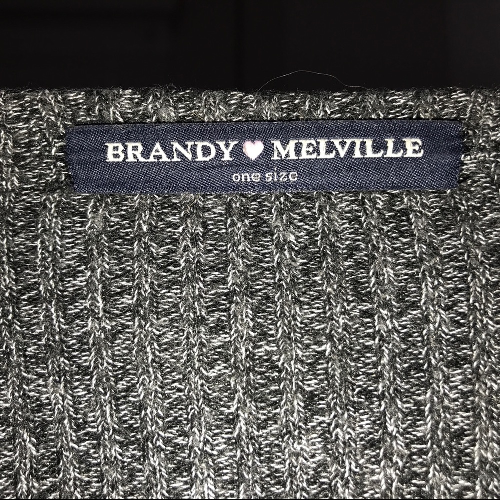 SOLD Brandy Melville long sleeve - Picture 5 of 7